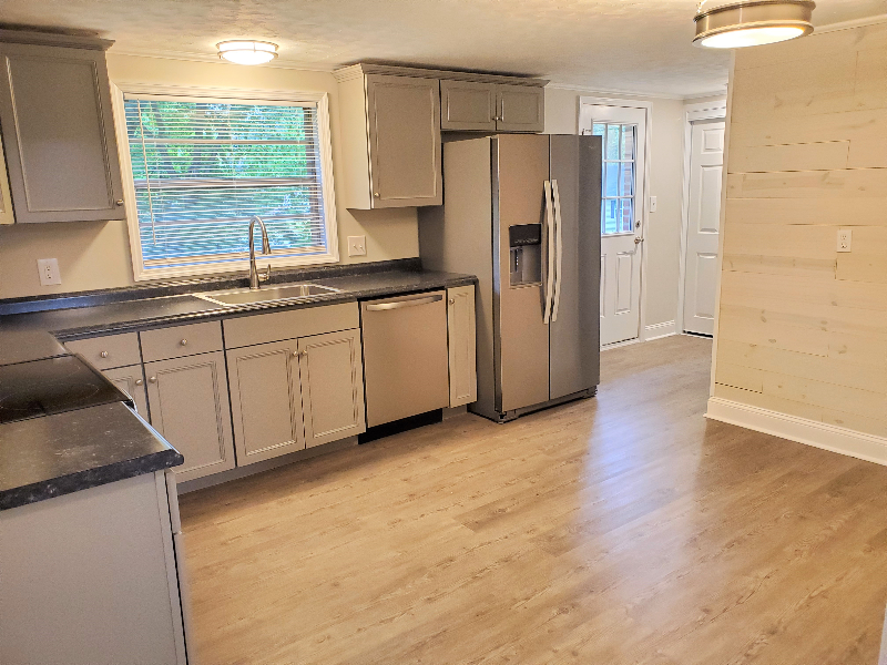 2067 Salem St - Photo 3 of 12