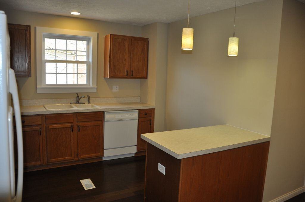 1193 Grant St #A - Photo 5 of 31