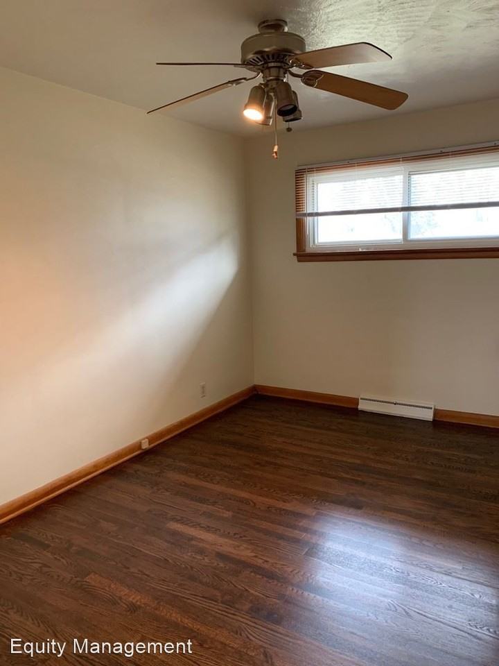 3396 Sandalwood Ct - Photo 3 of 15