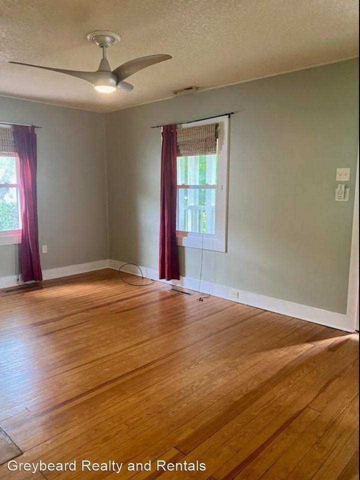 100 Gibbs St - Photo 2 of 12