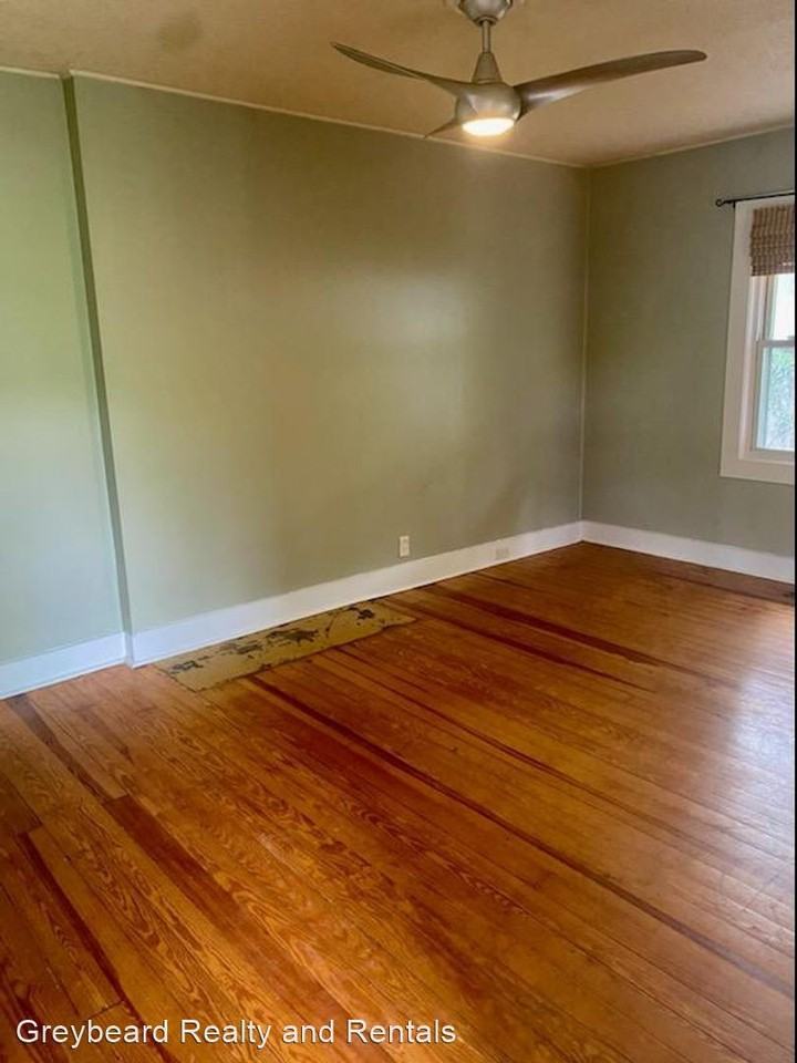 100 Gibbs St - Photo 3 of 12