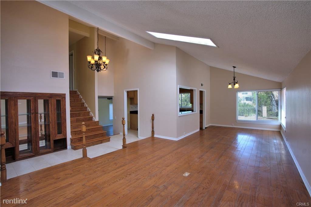 1212 Tierra Luna - Photo 2 of 10