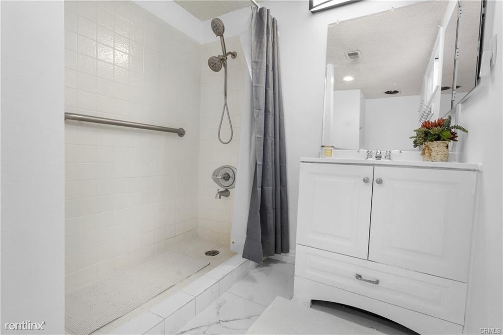 3291 Oak Knoll Dr - Photo 3 of 11