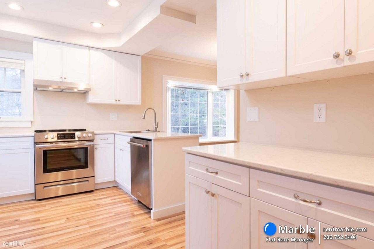 217 N 24th Ave E - Photo 2 of 28