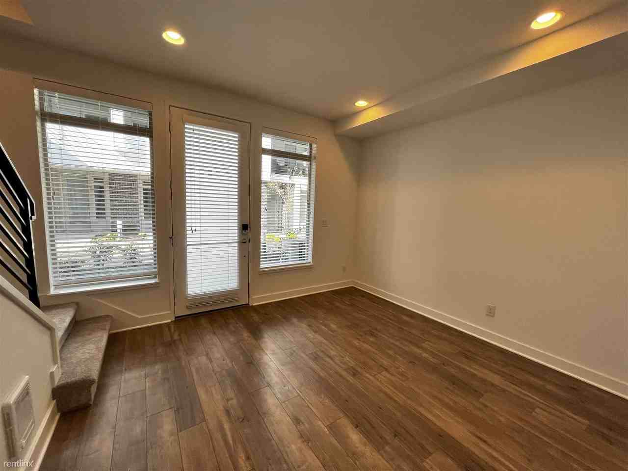 11408 117th Ln Ne - Photo 3 of 20