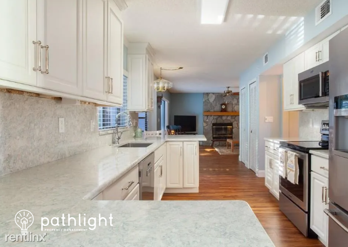 389 Waterford Cir W - Photo 3 of 10