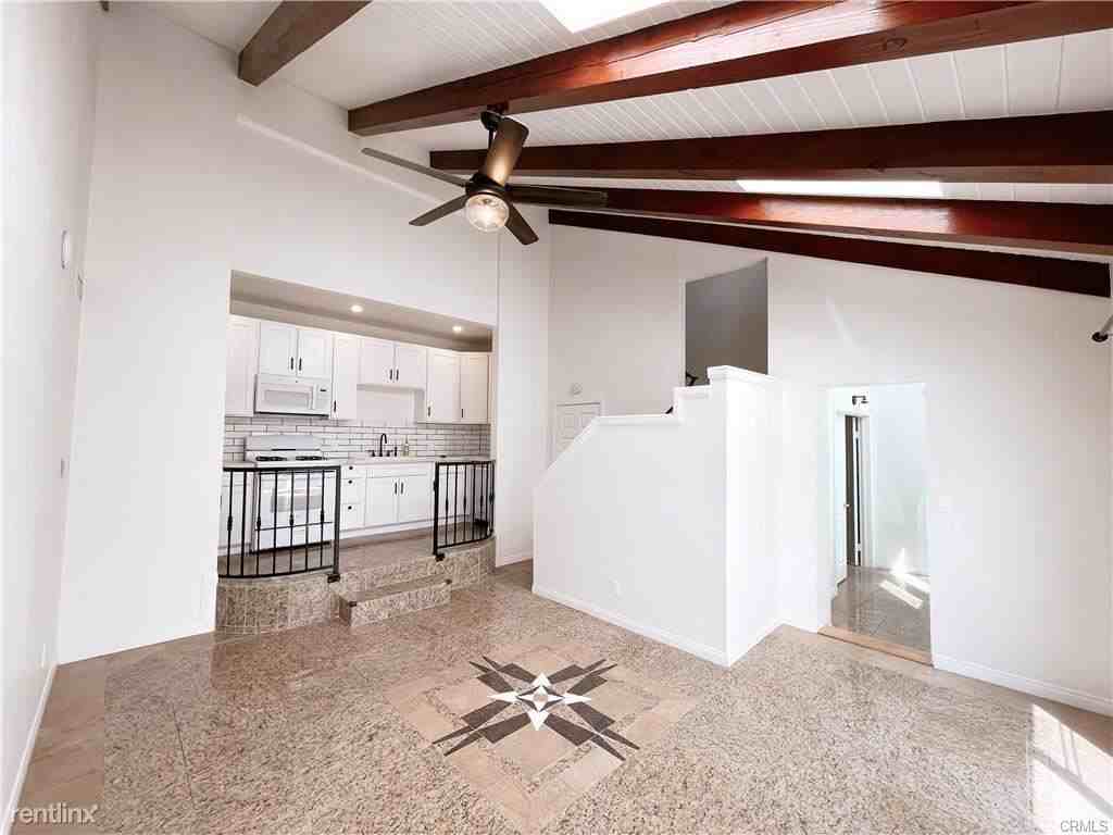 24358 Pennsylvania Ave - Photo 3 of 10
