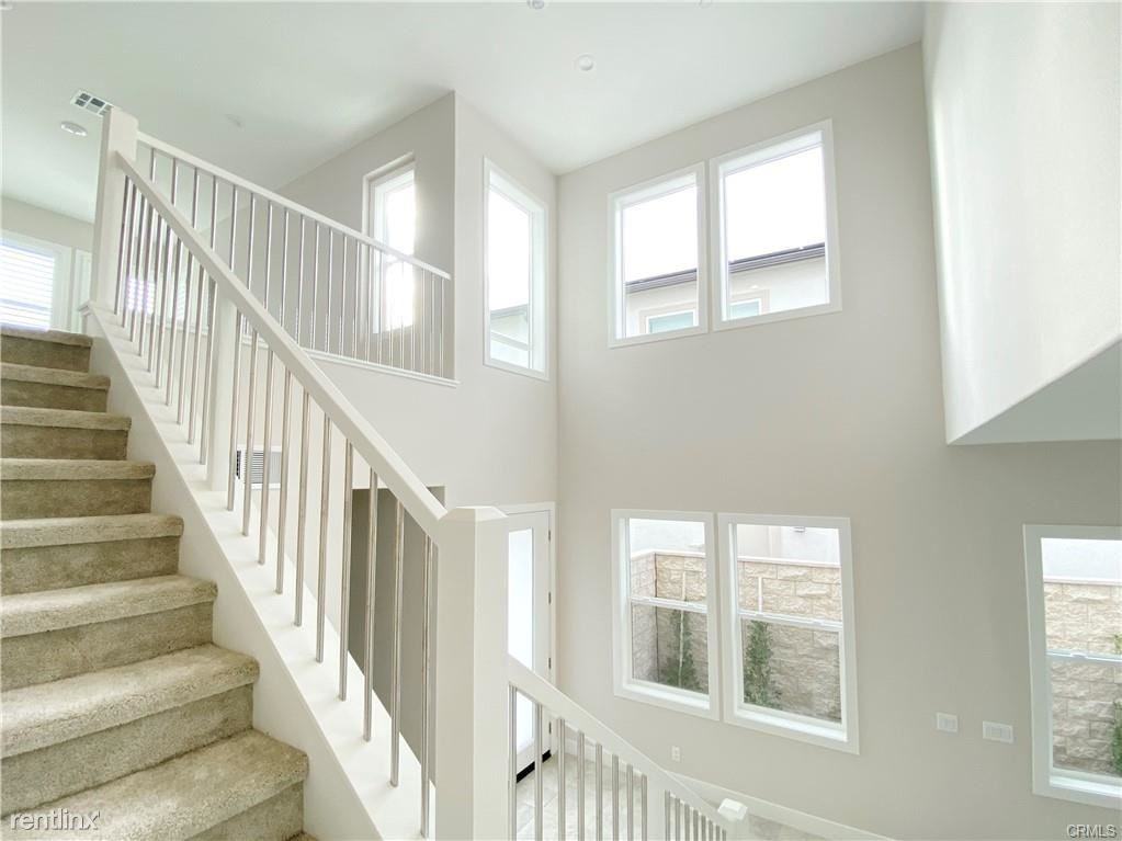 180 Sierra Madre - Photo 2 of 10