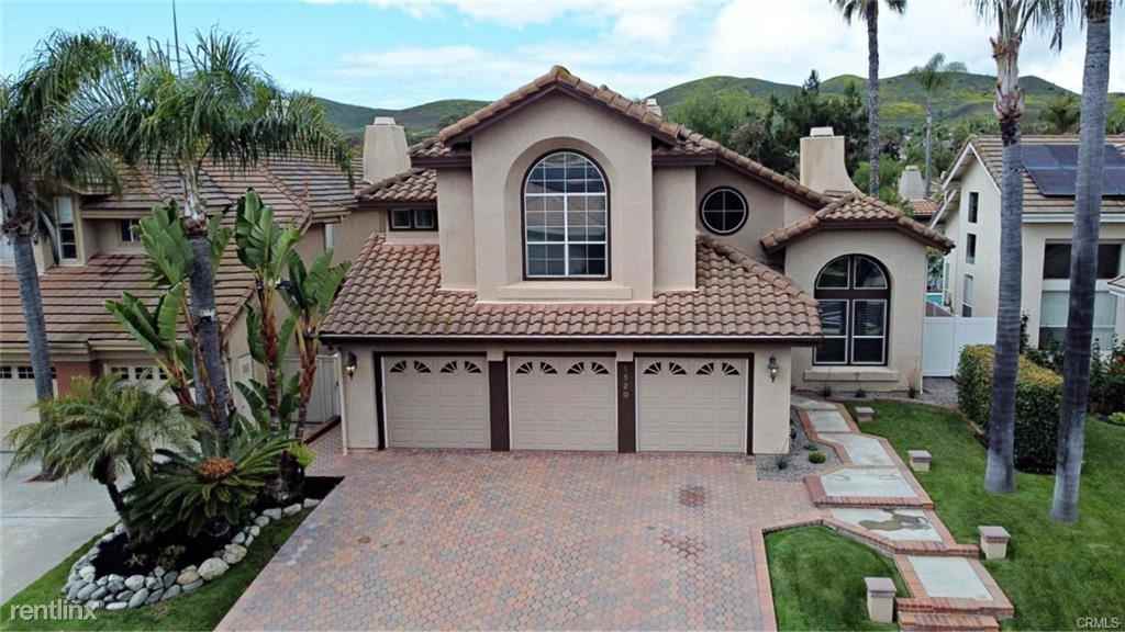 1520 Via Tulipan - Photo 2 of 11