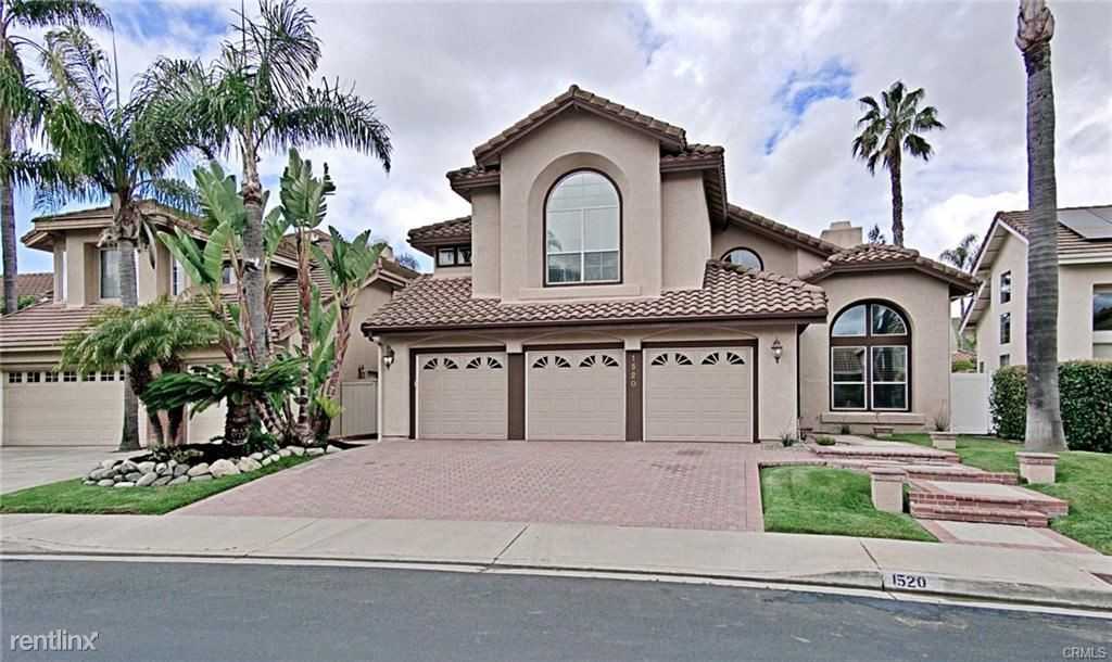 1520 Via Tulipan - Photo 3 of 11