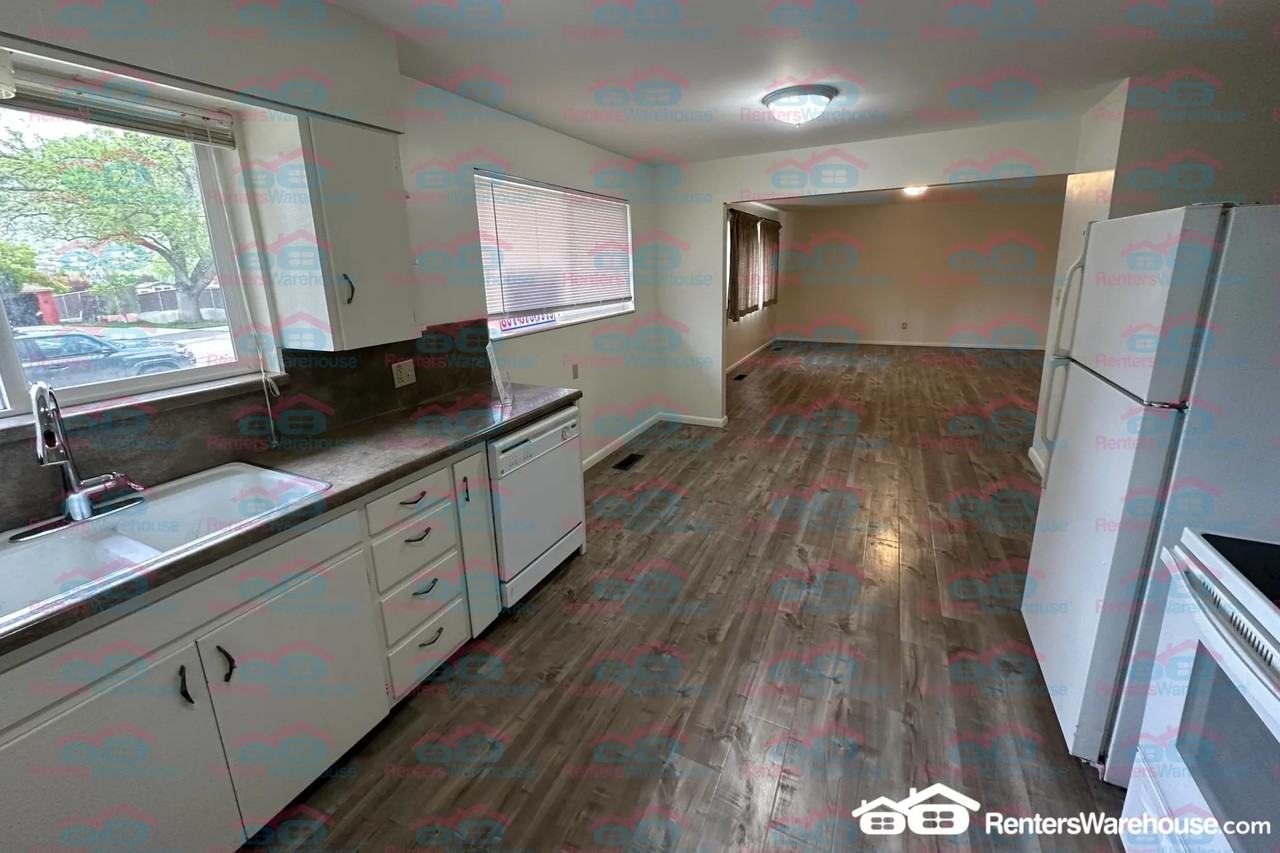 1242 E 300 S - Photo 2 of 21