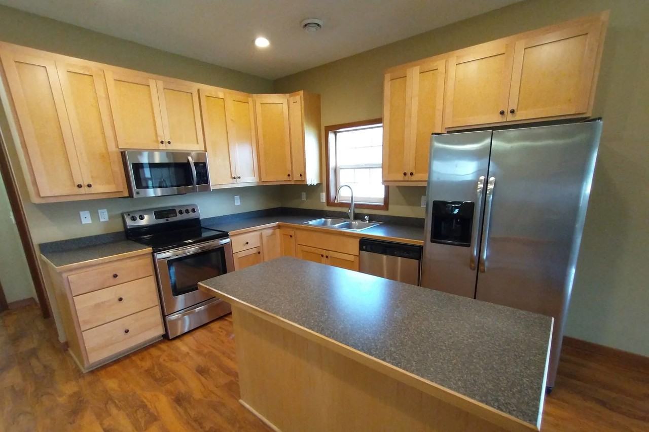 12287 69th Ln Ne - Photo 3 of 20