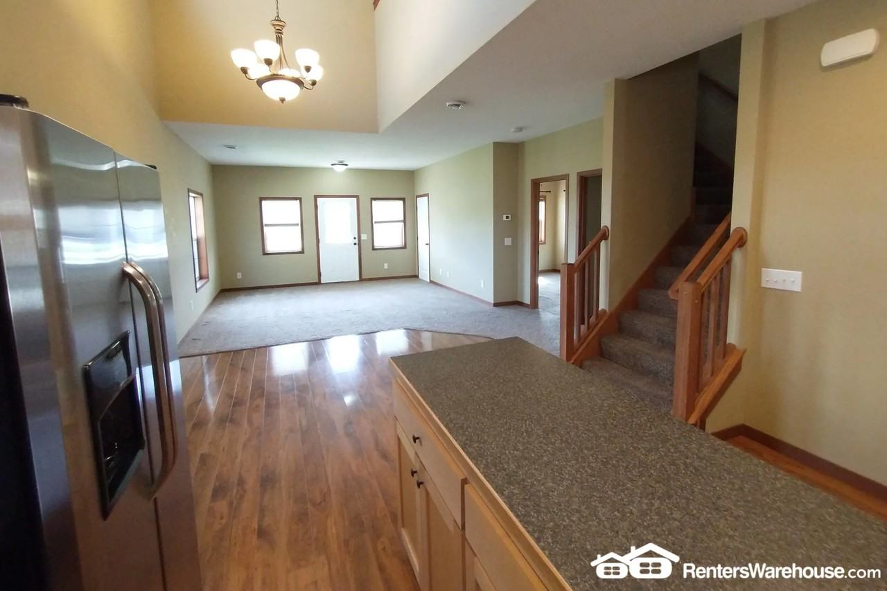 12287 69th Ln Ne - Photo 2 of 20