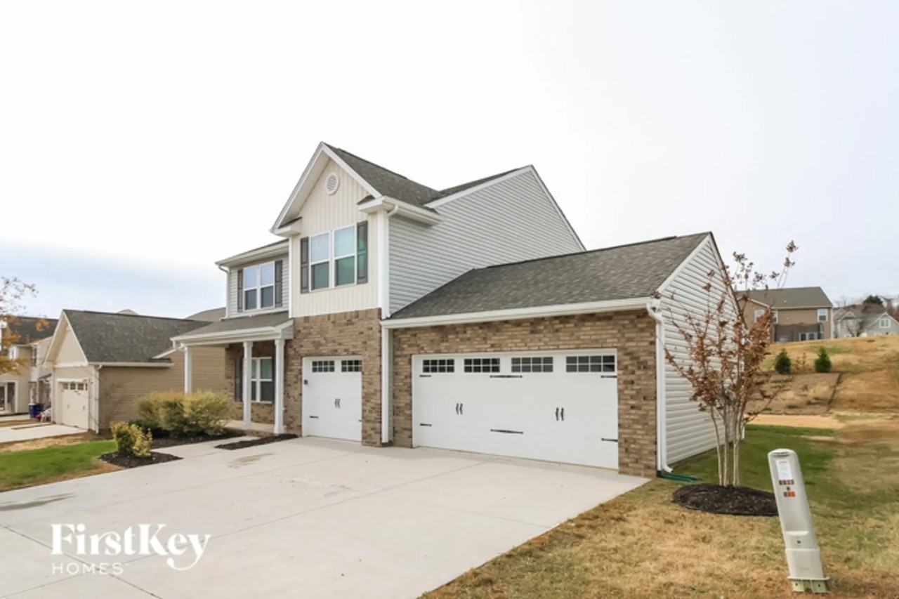 4305 Lochurst Dr - Photo 2 of 15