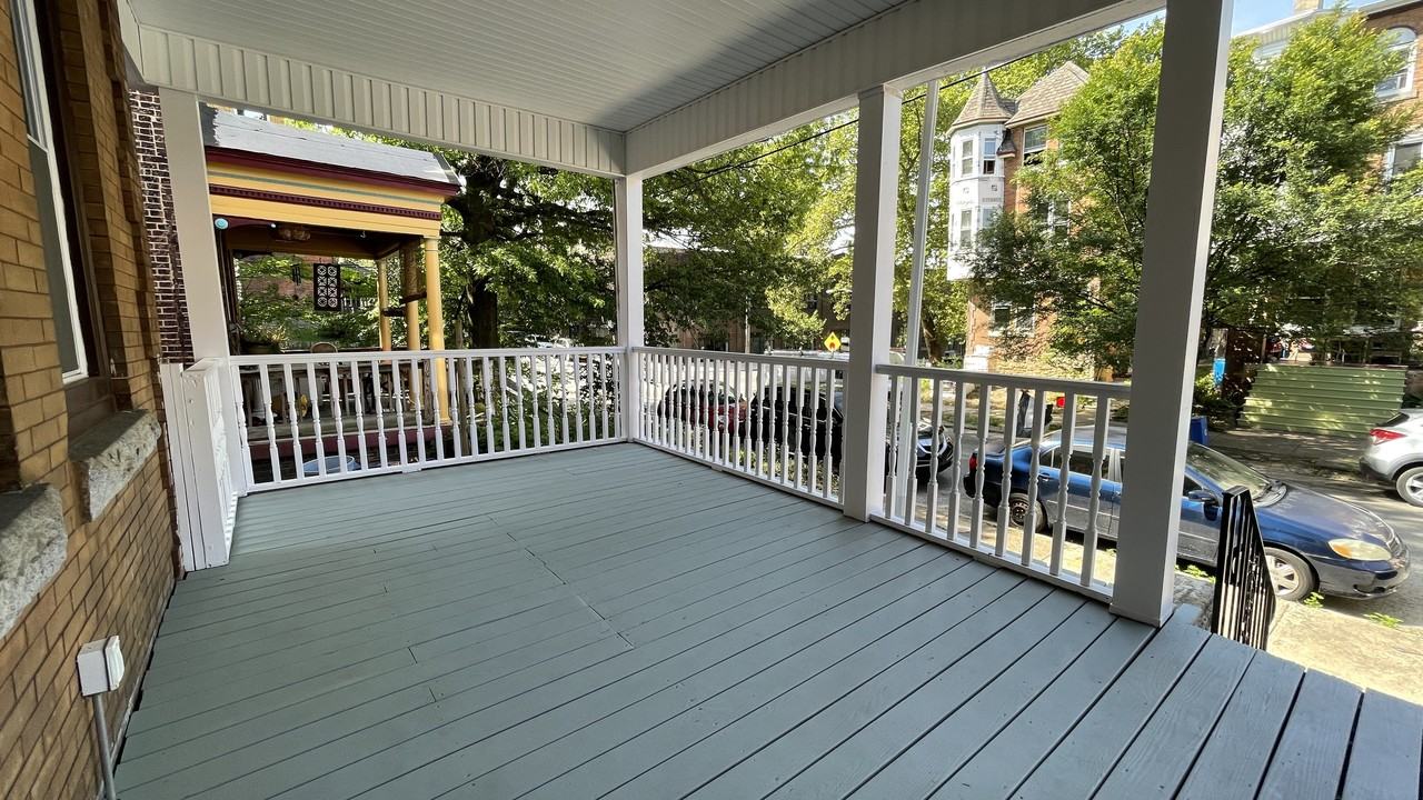 939 S Saint Bernard St #1 - Photo 3 of 12