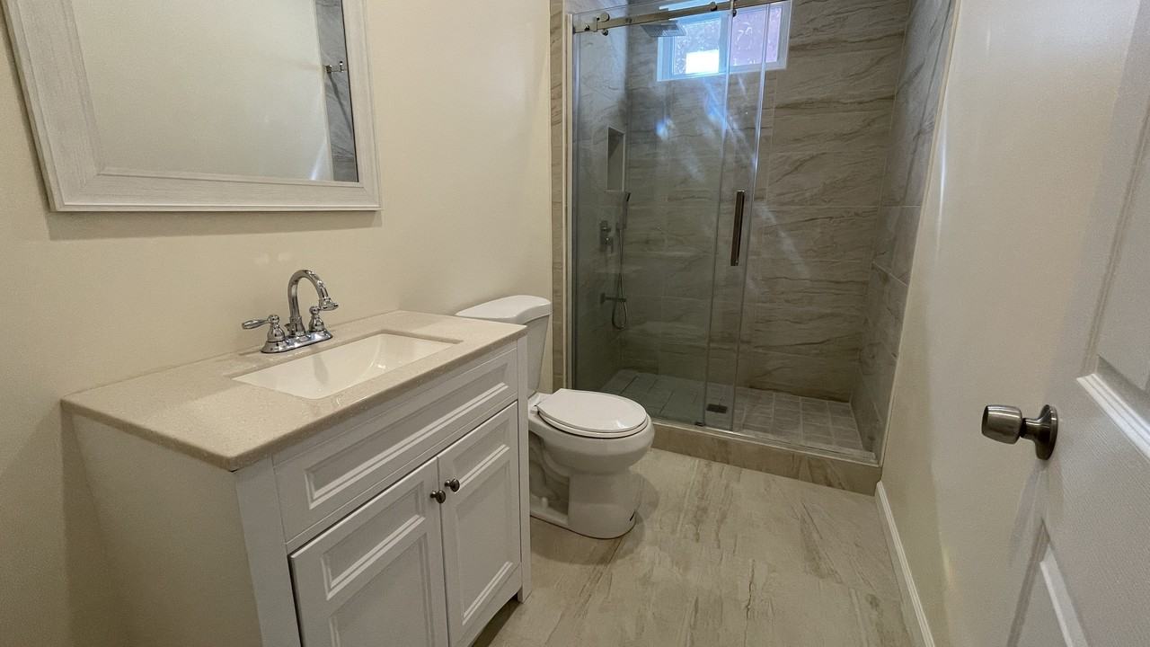 939 S Saint Bernard St #1 - Photo 7 of 12