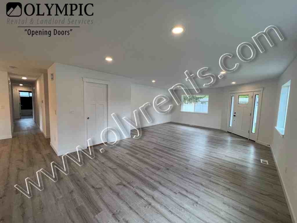 9815 178th Way Sw - Photo 3 of 24