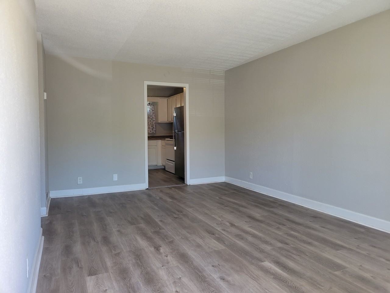 1904 Westchester Dr - Photo 3 of 11