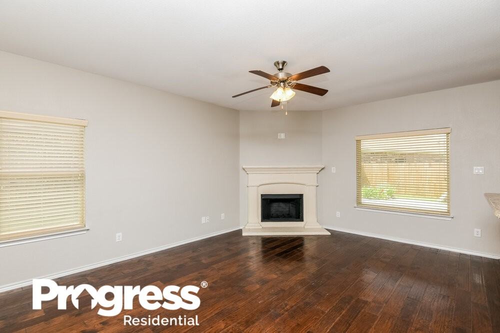 517 Delgany Trl - Photo 3 of 16