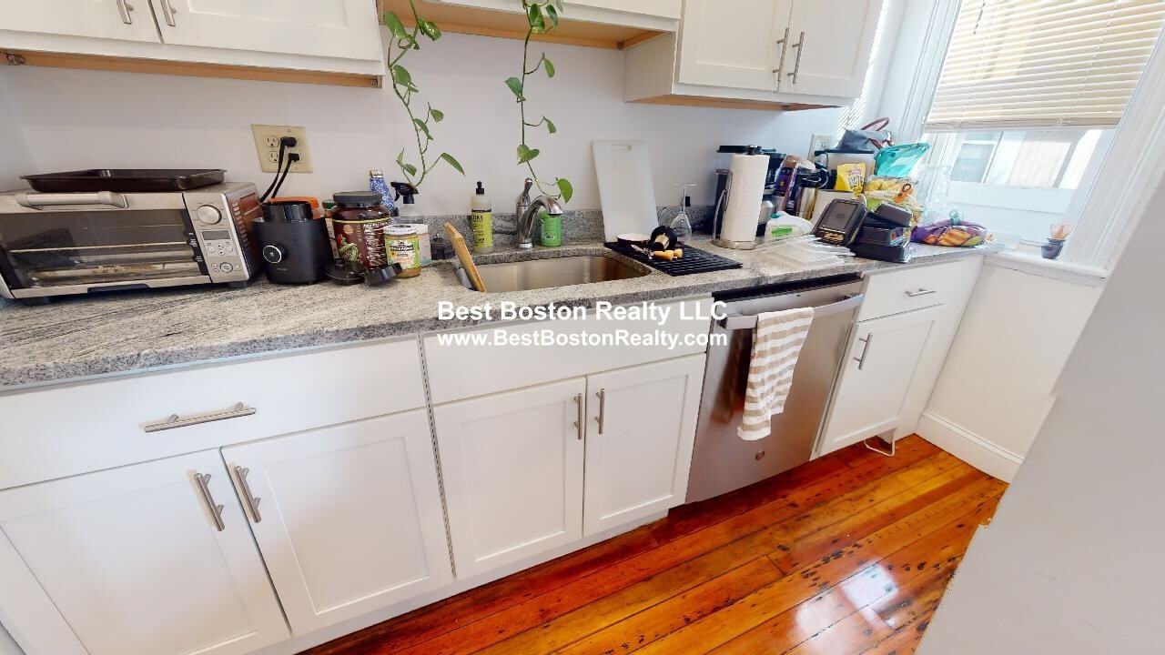 175 Tremont St #1 - Photo 3 of 13