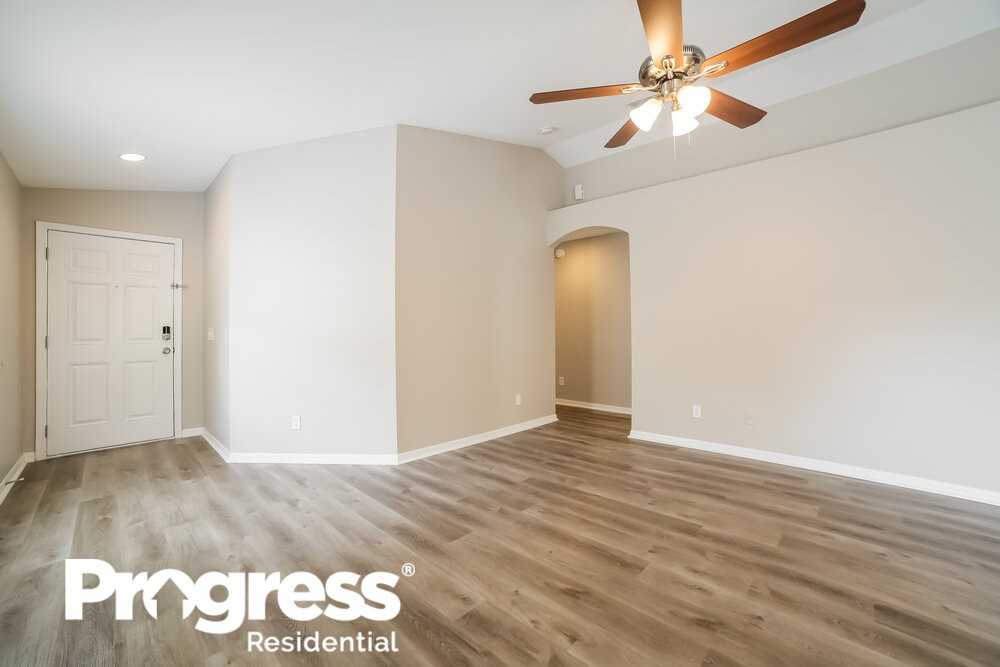 15747 Greyrock Dr - Photo 3 of 16