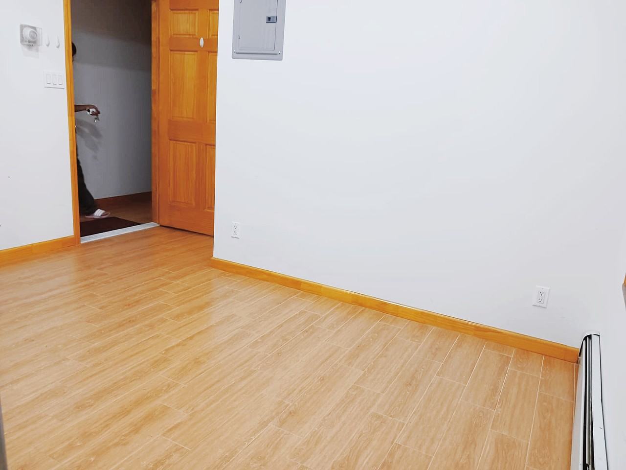 2476 East 21st Street 1F - Photo 3 of 10