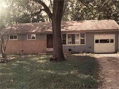 311 Edgebrook Dr - Photo 2 of 9