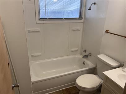 311 Edgebrook Dr - Photo 3 of 9