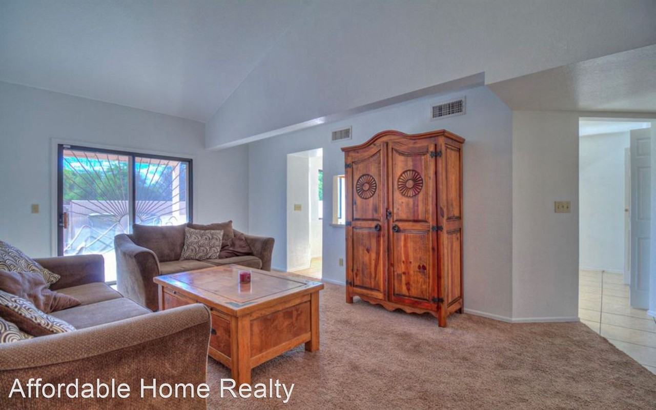 7887 E Roget Dr - Photo 3 of 20