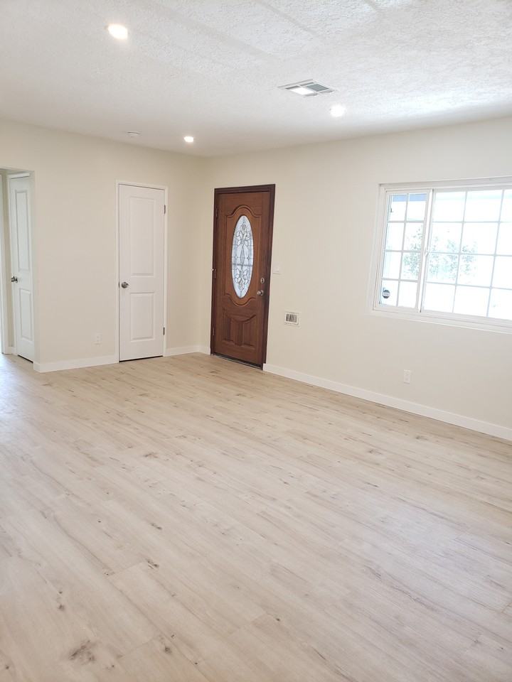 11433 Broaded St #NA - Photo 2 of 10