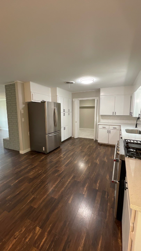 1101 Miller St - Photo 3 of 27