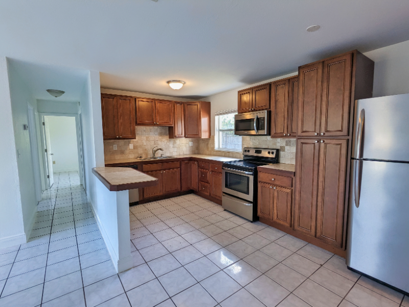 2445 Boyd Ave - Photo 2 of 16