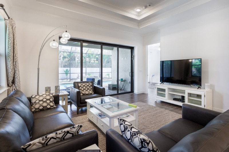 833 109th Ave N - Photo 2 of 18