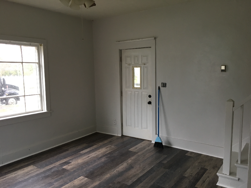 205 S Maple St - Photo 2 of 12