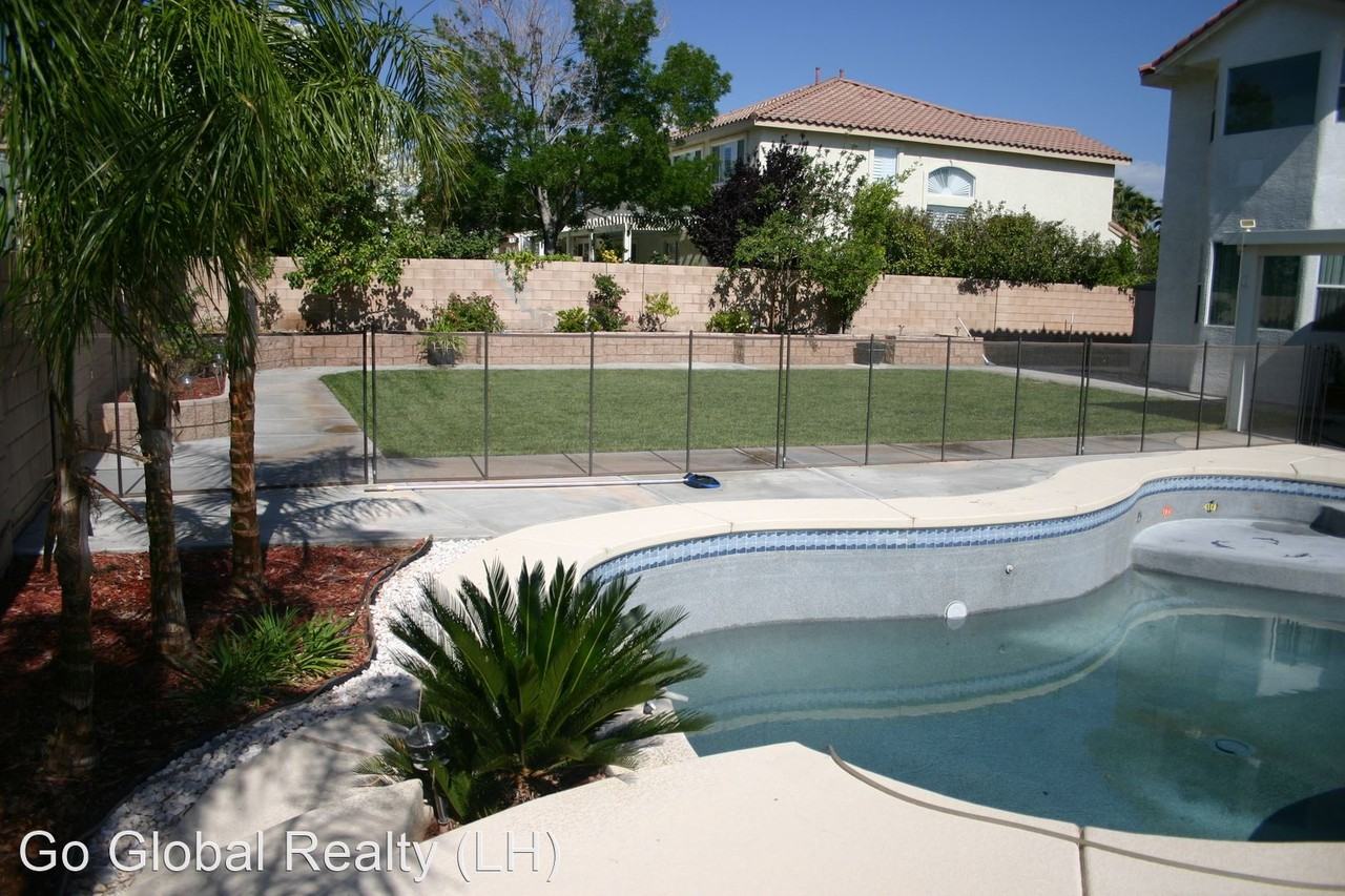 8045 Mosaic Harbor Ave - Photo 2 of 33