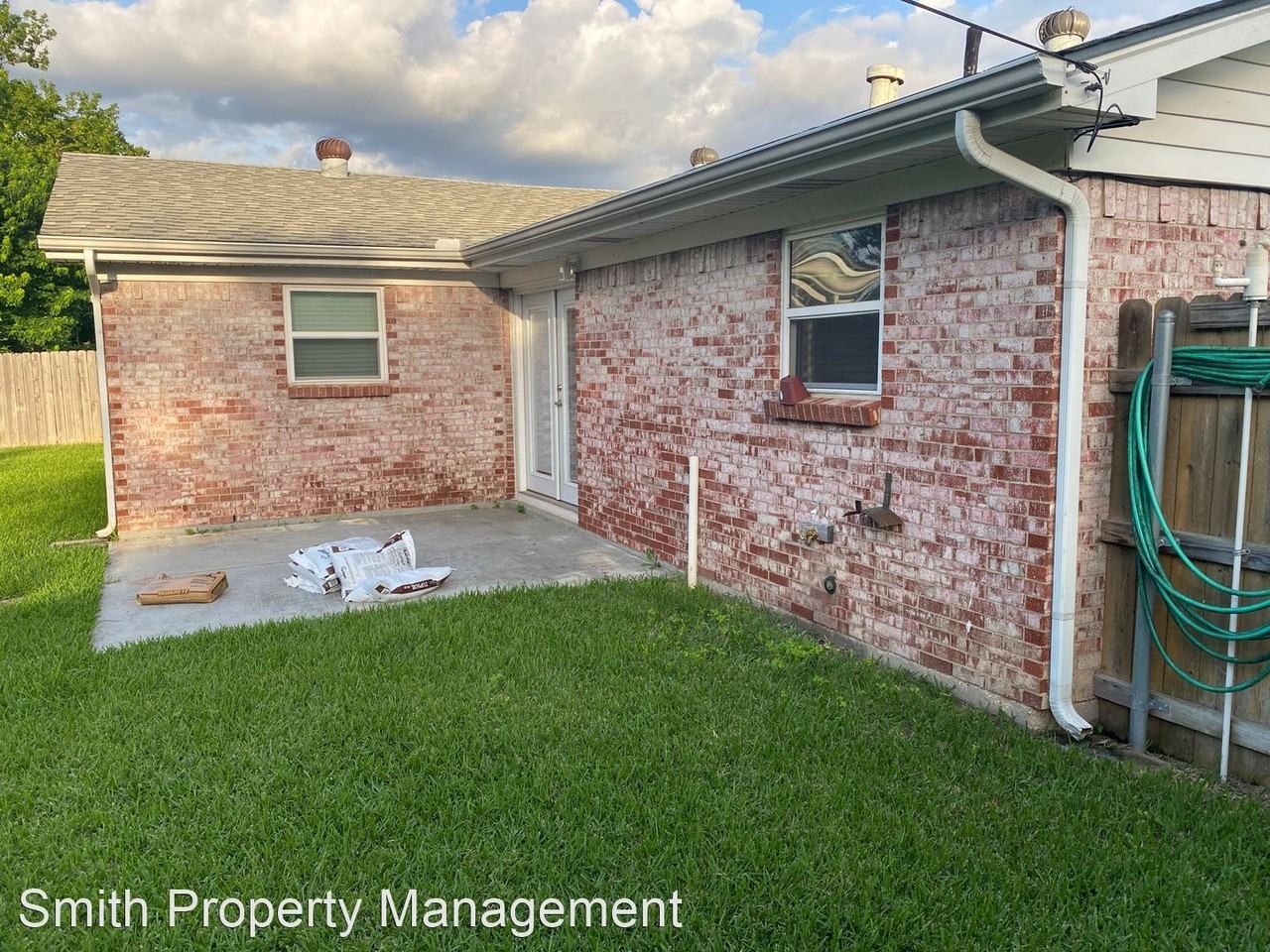 5913 Hanson Dr - Photo 2 of 19