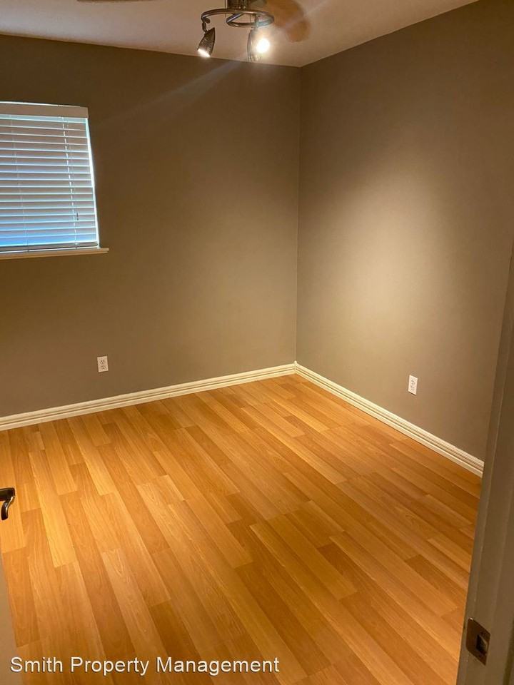 5913 Hanson Dr - Photo 3 of 19