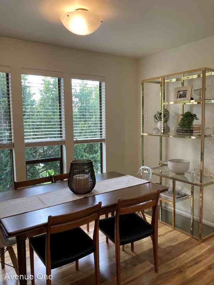 2633 Franklin Ave E #201 - Photo 3 of 11