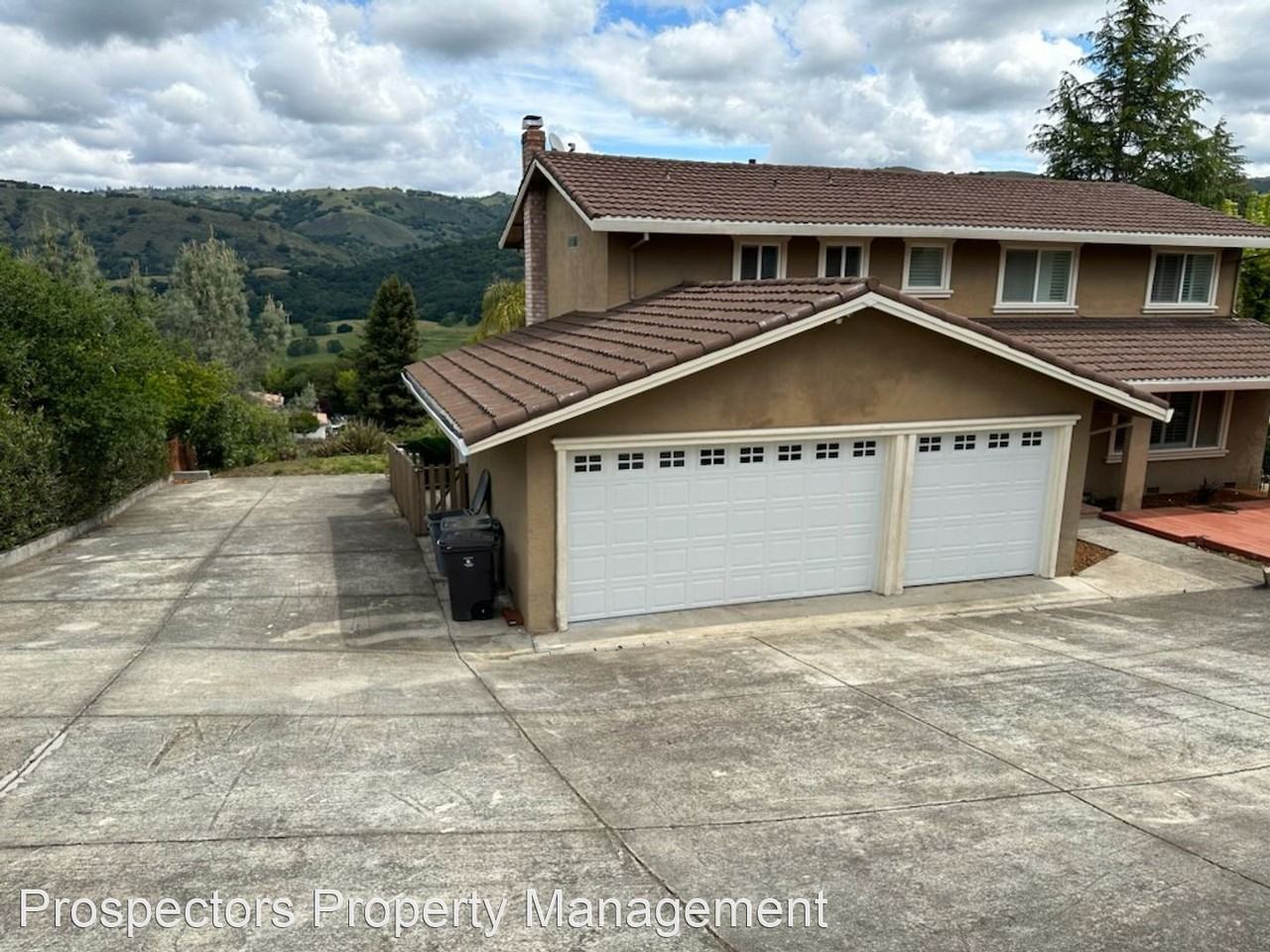 17430 Lakeview Dr - Photo 2 of 17