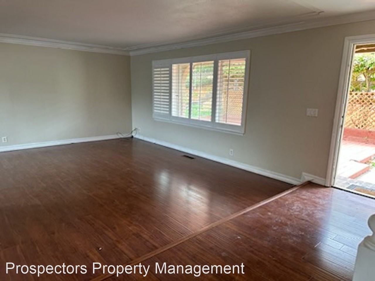 17430 Lakeview Dr - Photo 3 of 17