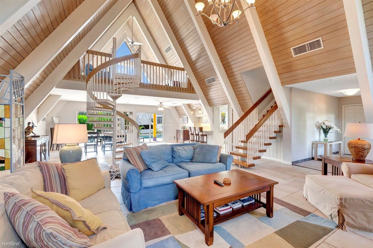 22 Sabal Island Dr - Photo 2 of 20