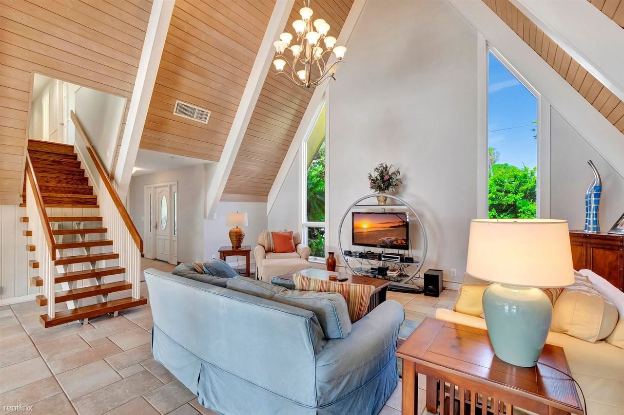 22 Sabal Island Dr - Photo 3 of 20