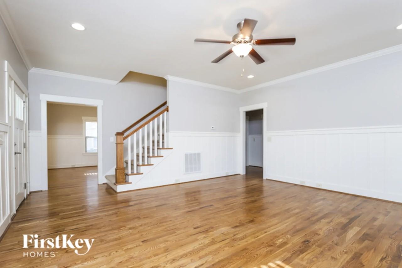 2249 Sherwood Dr - Photo 3 of 14