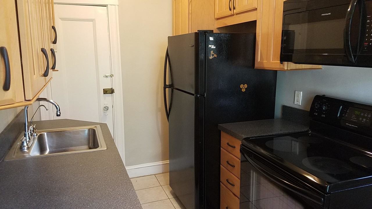 Washington Ave #20 - Photo 3 of 5