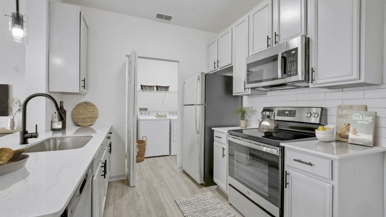 Halston Citrus Ridge - Photo 5 of 33