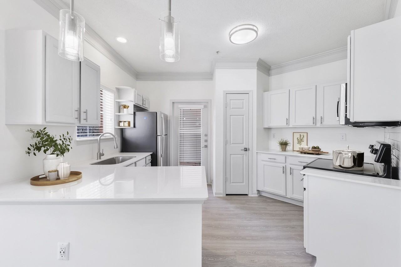 Halston South Point Apartment Homes - Photo 5 of 60