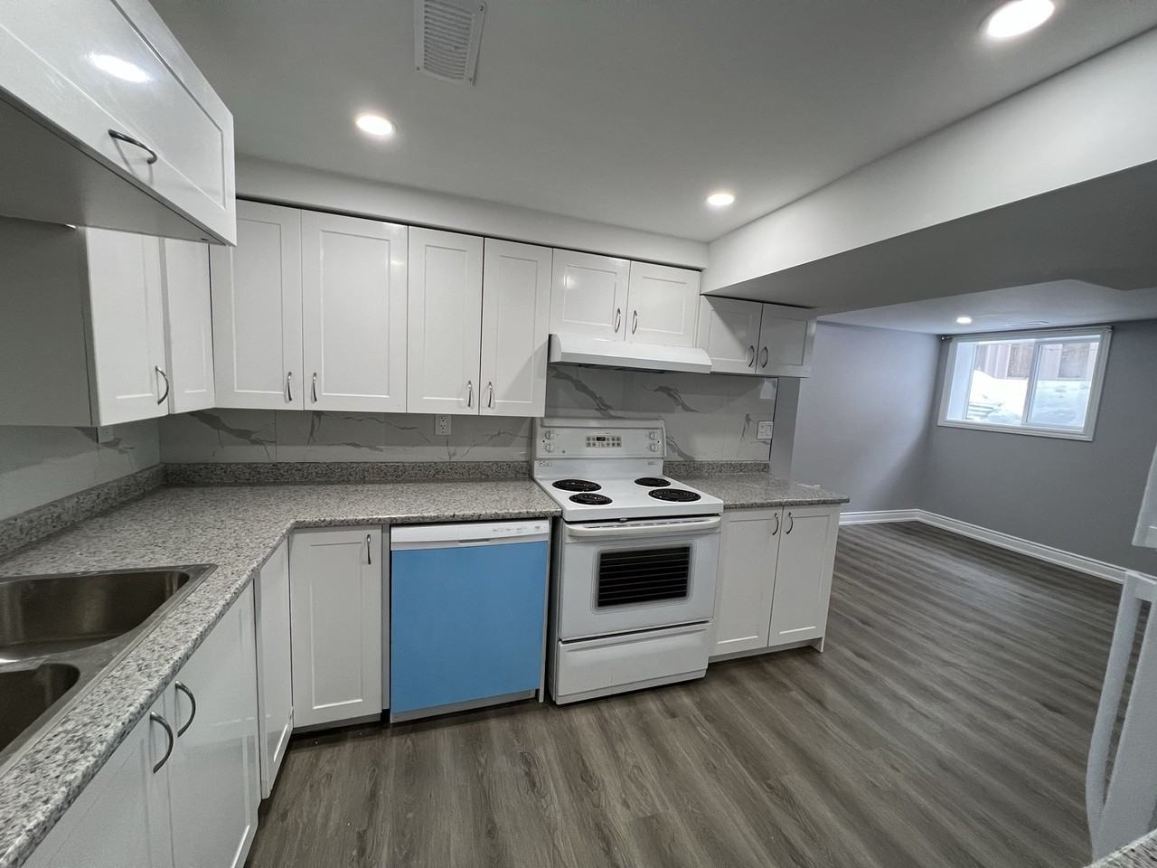 19 Birchcliffe Crescent - Photo 2 of 10