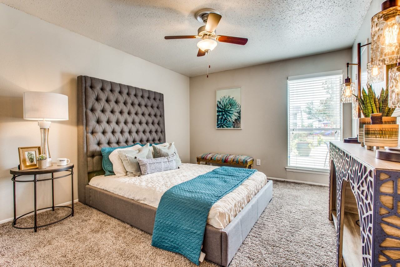 Lexington Apartment Homes - Photo 6 of 28