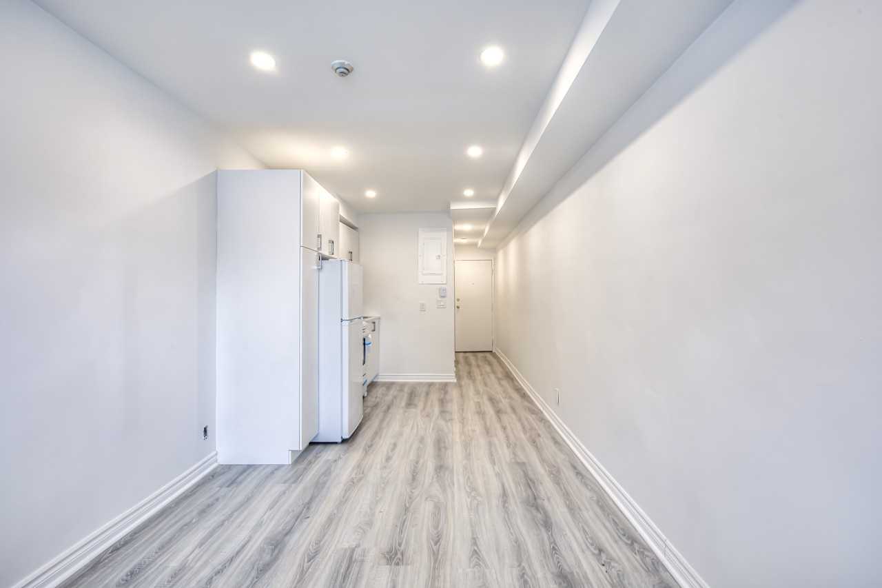 3955 Rue Bélanger #101 - Photo 2 of 5