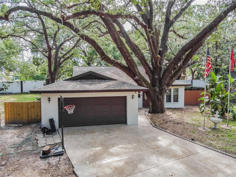 14604 Oak Vine Dr - Photo 2 of 32